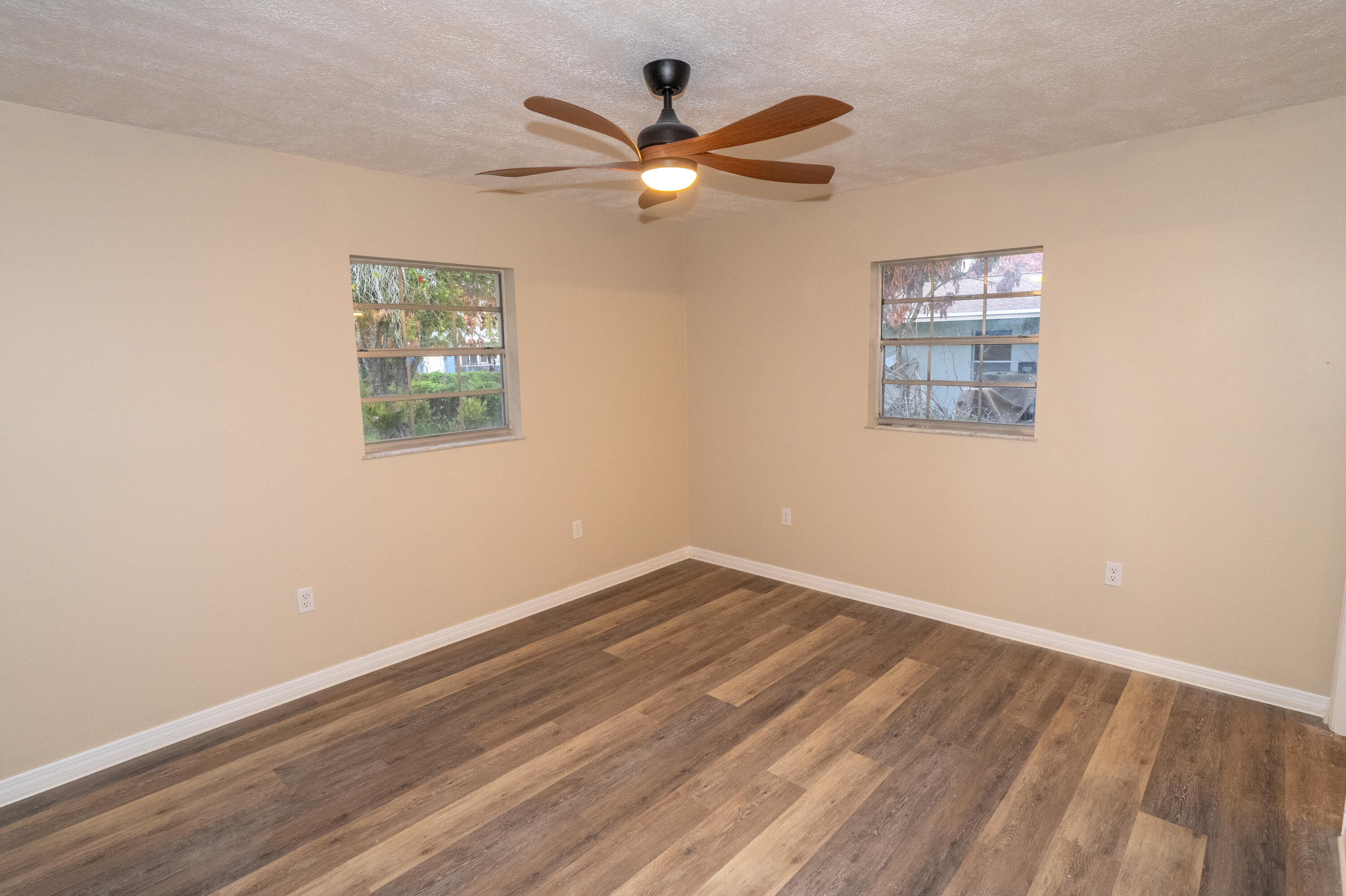 LINCOLN PARK - Residential