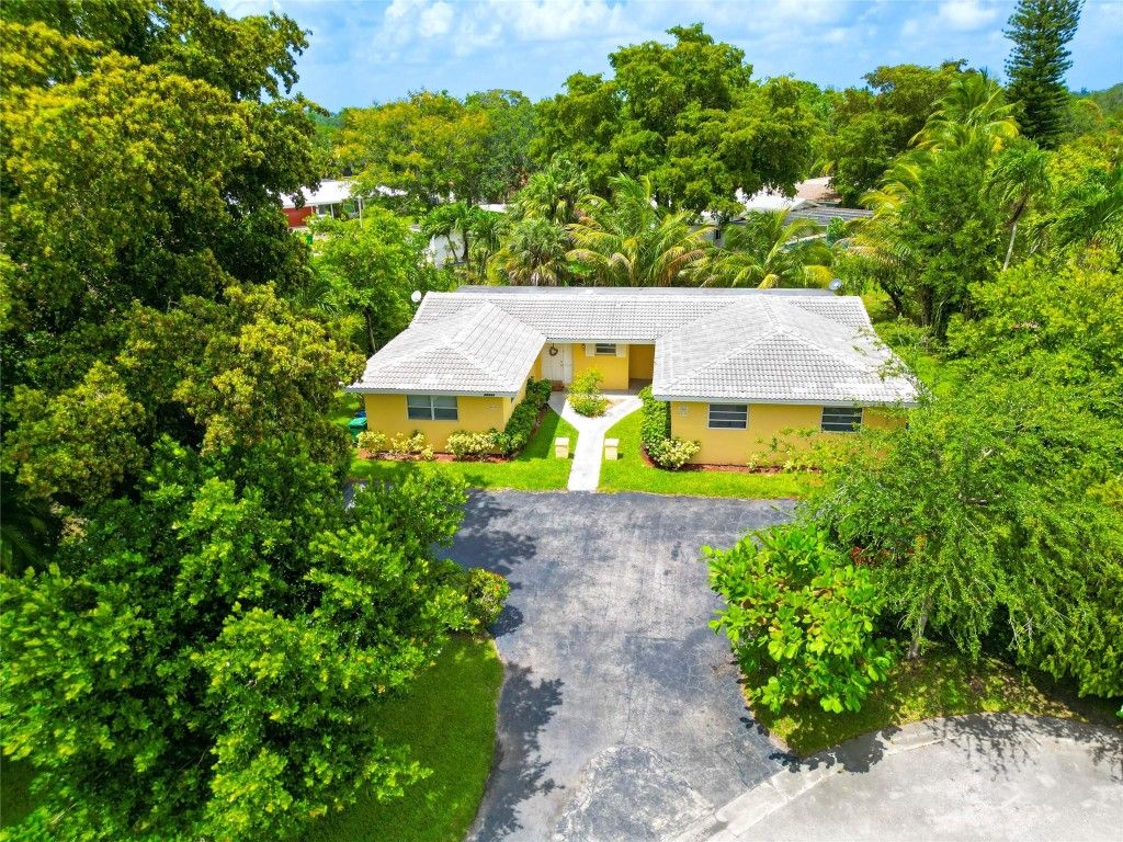 Photo of 10361 NW 36th Street, Coral Springs, FL 33065 (MLS # F10509757)