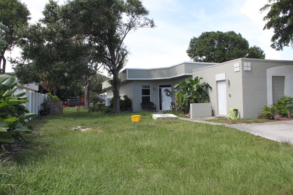 Photo of 673 Ipswich Street, Boca Raton, FL 33487 (MLS # B26061686)