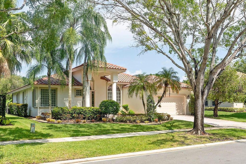 Photo of 875 Bayside Lane, Weston, FL 33326 (MLS # B26056236)