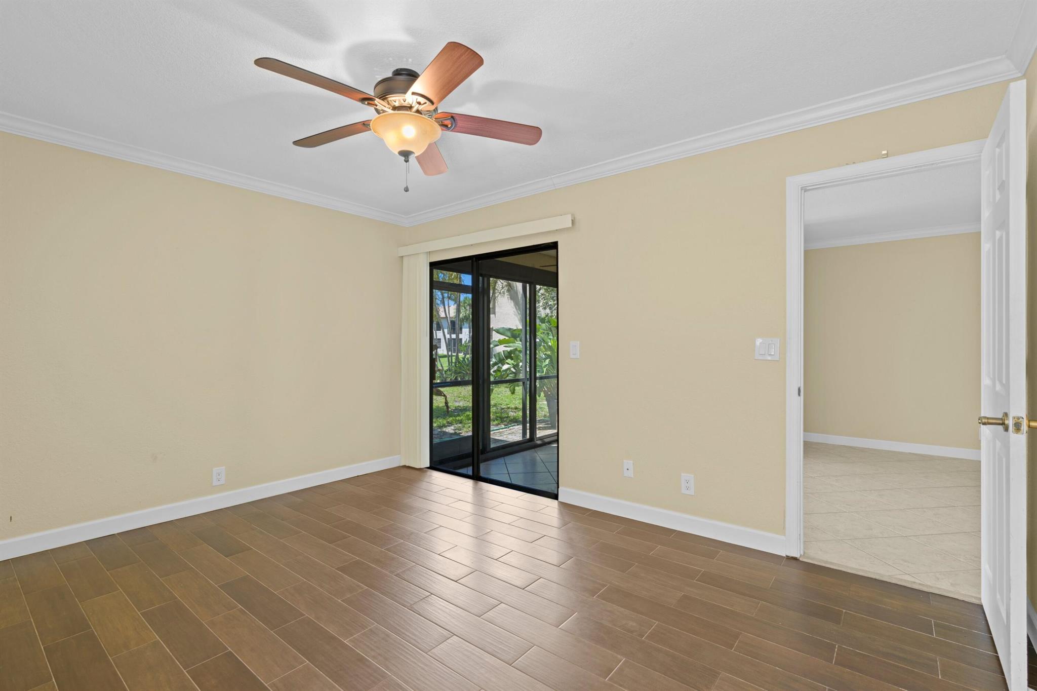 LAKE WINDWOOD CONDO - Residential