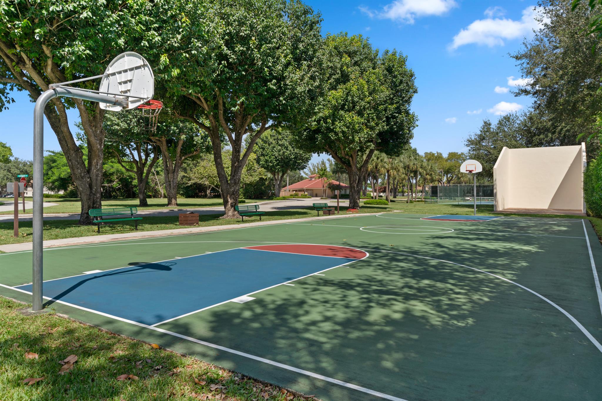 LAKE WINDWOOD CONDO - Residential