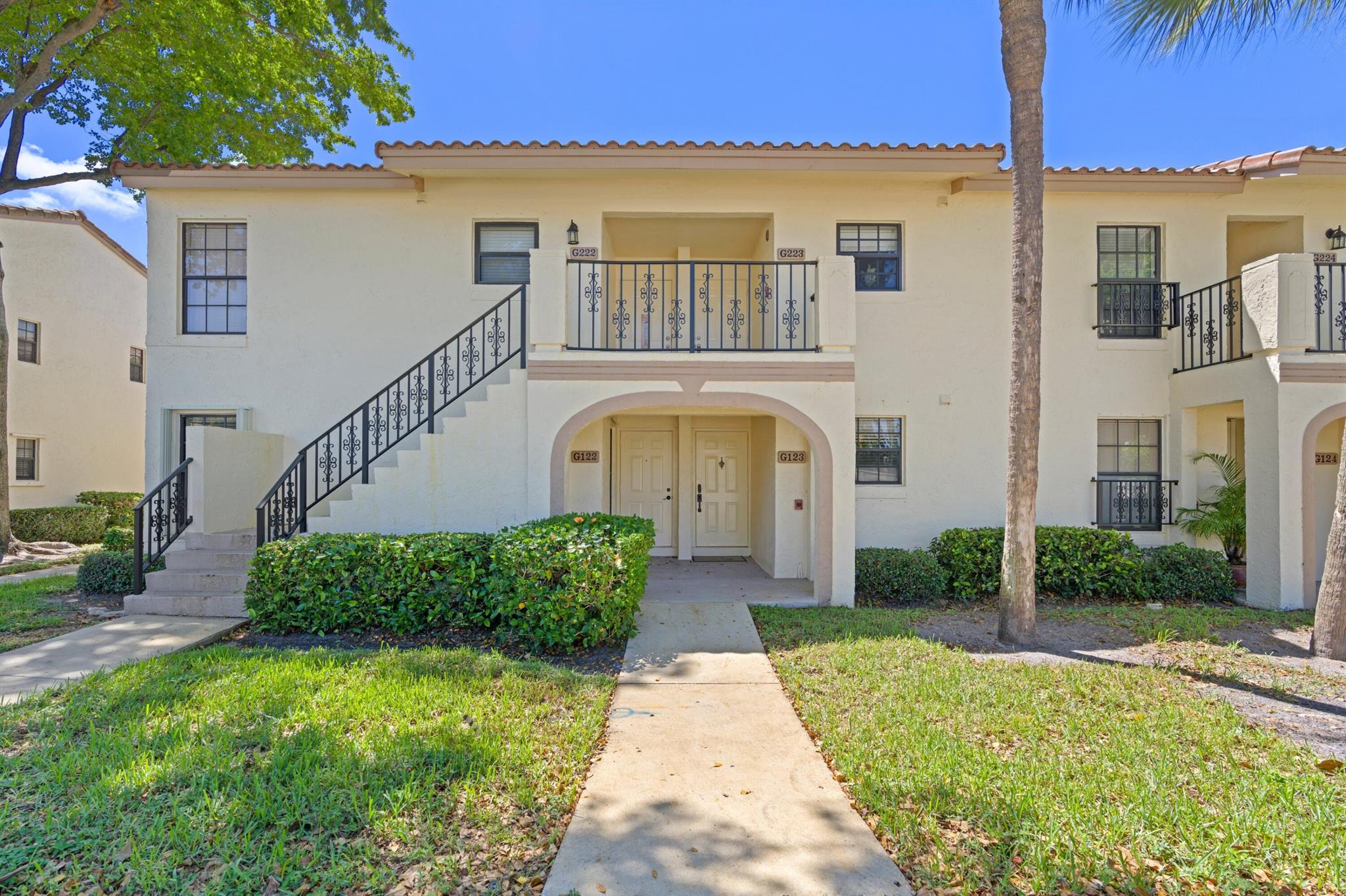 LAKE WINDWOOD CONDO - Residential
