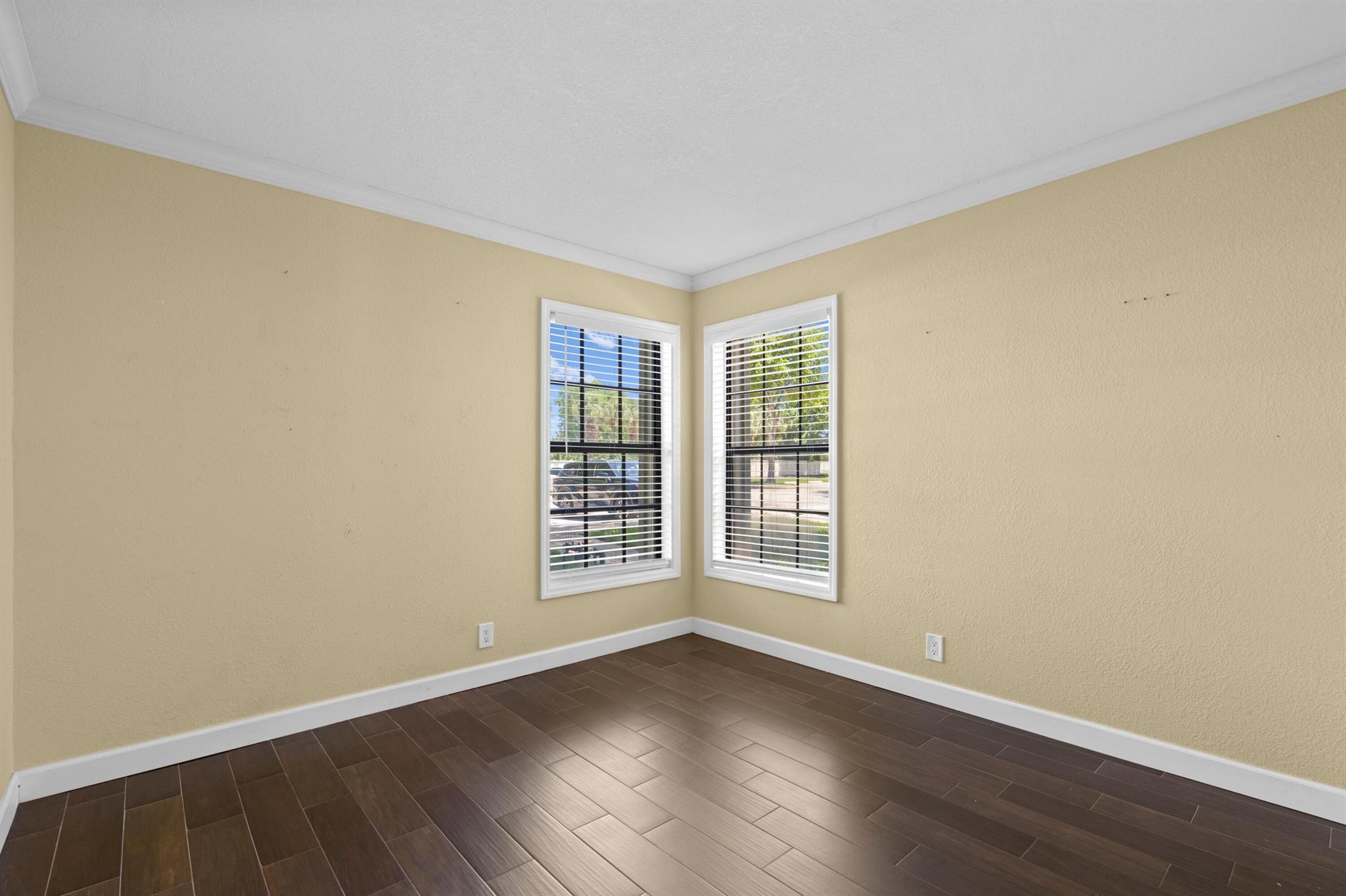 LAKE WINDWOOD CONDO - Residential