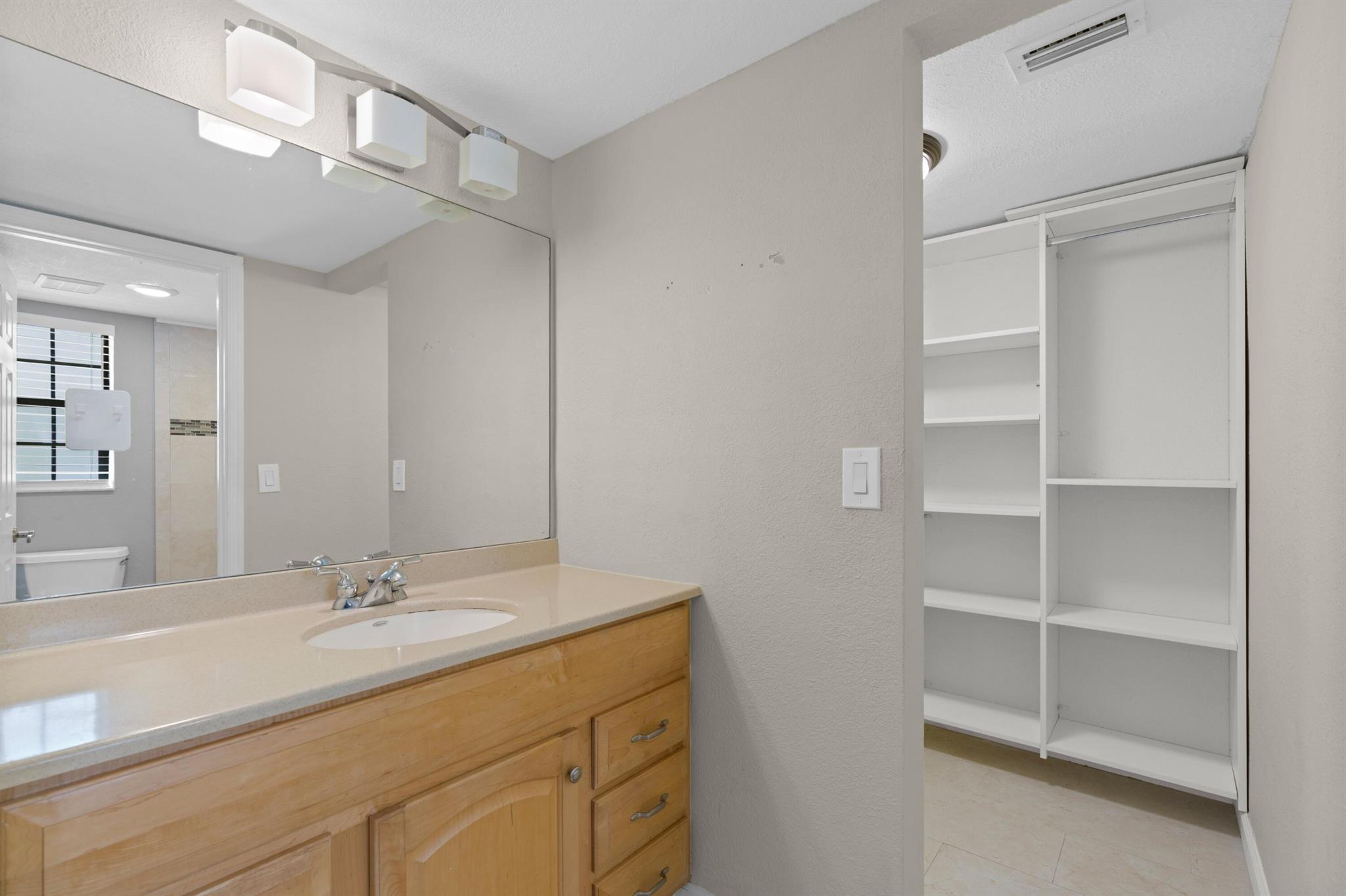 LAKE WINDWOOD CONDO - Residential