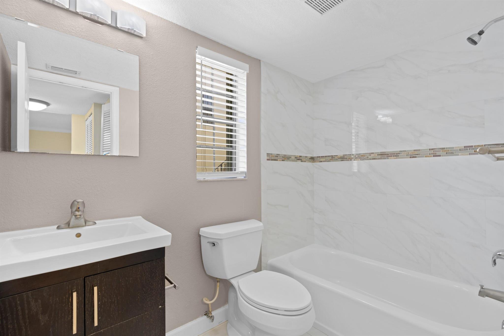 LAKE WINDWOOD CONDO - Residential