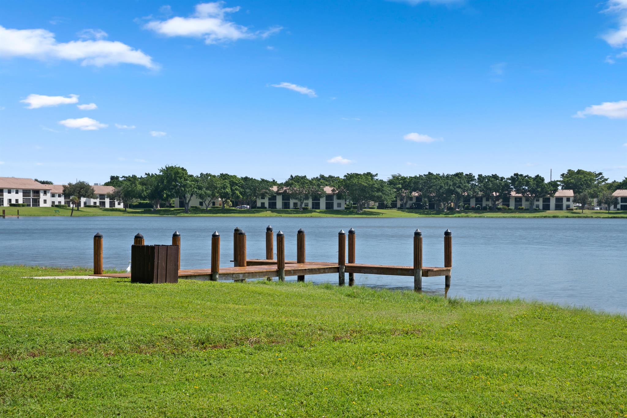 LAKE WINDWOOD CONDO - Residential