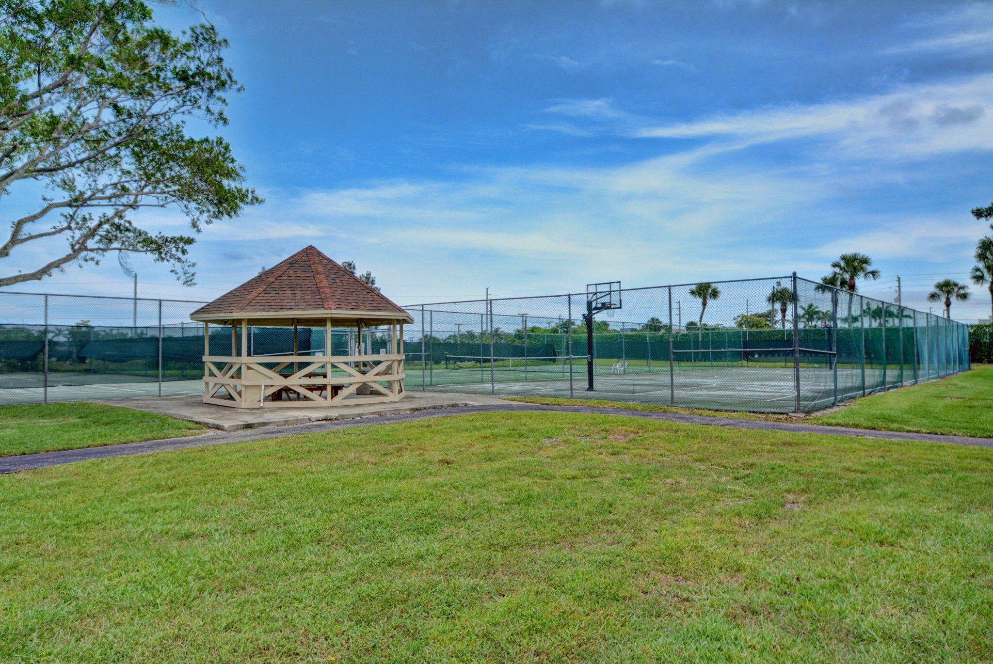 RAINBERRY LAKE PH IV-B - Residential Lease