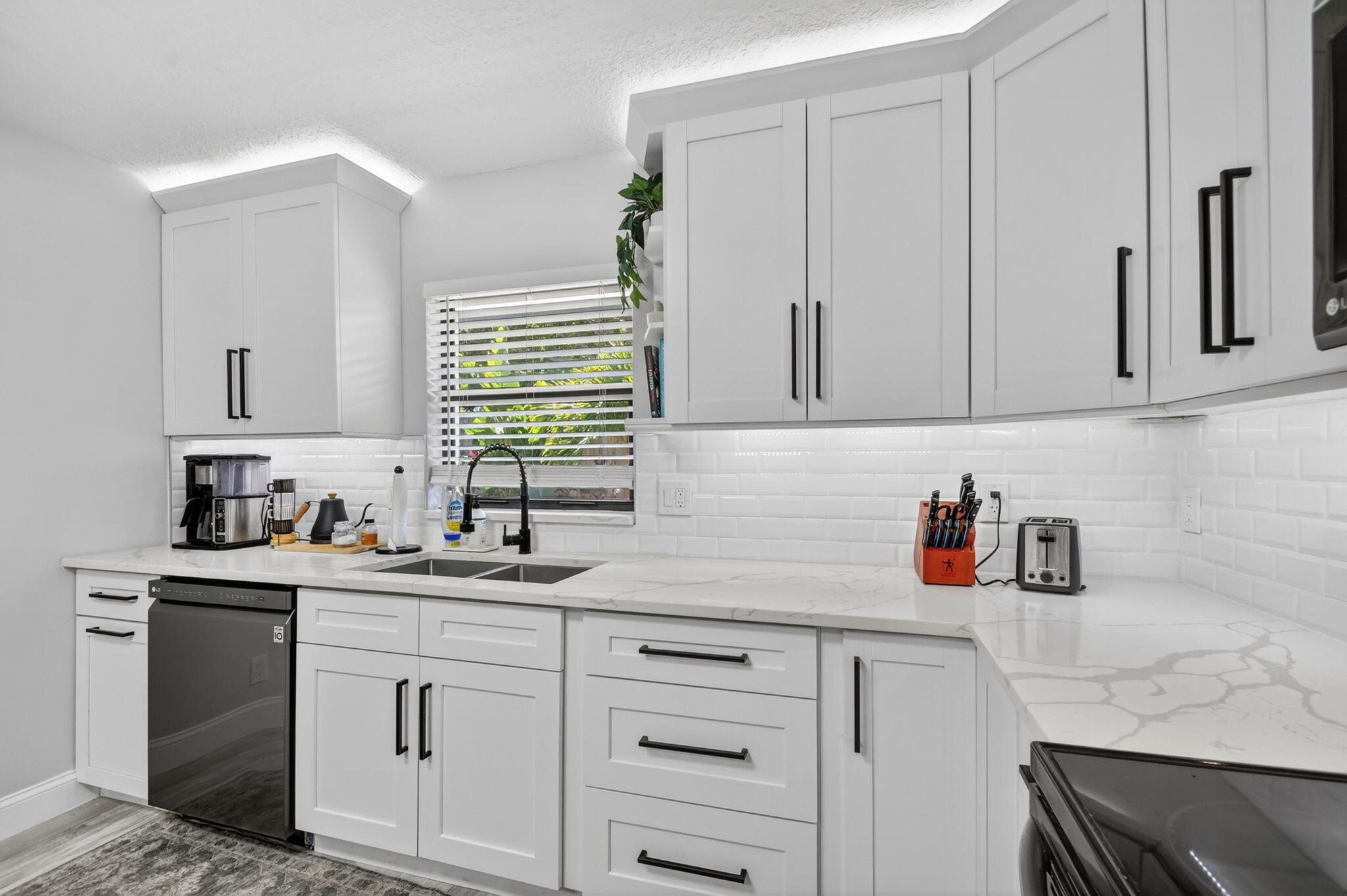 RAINBERRY LAKE PH IV-B - Residential Lease