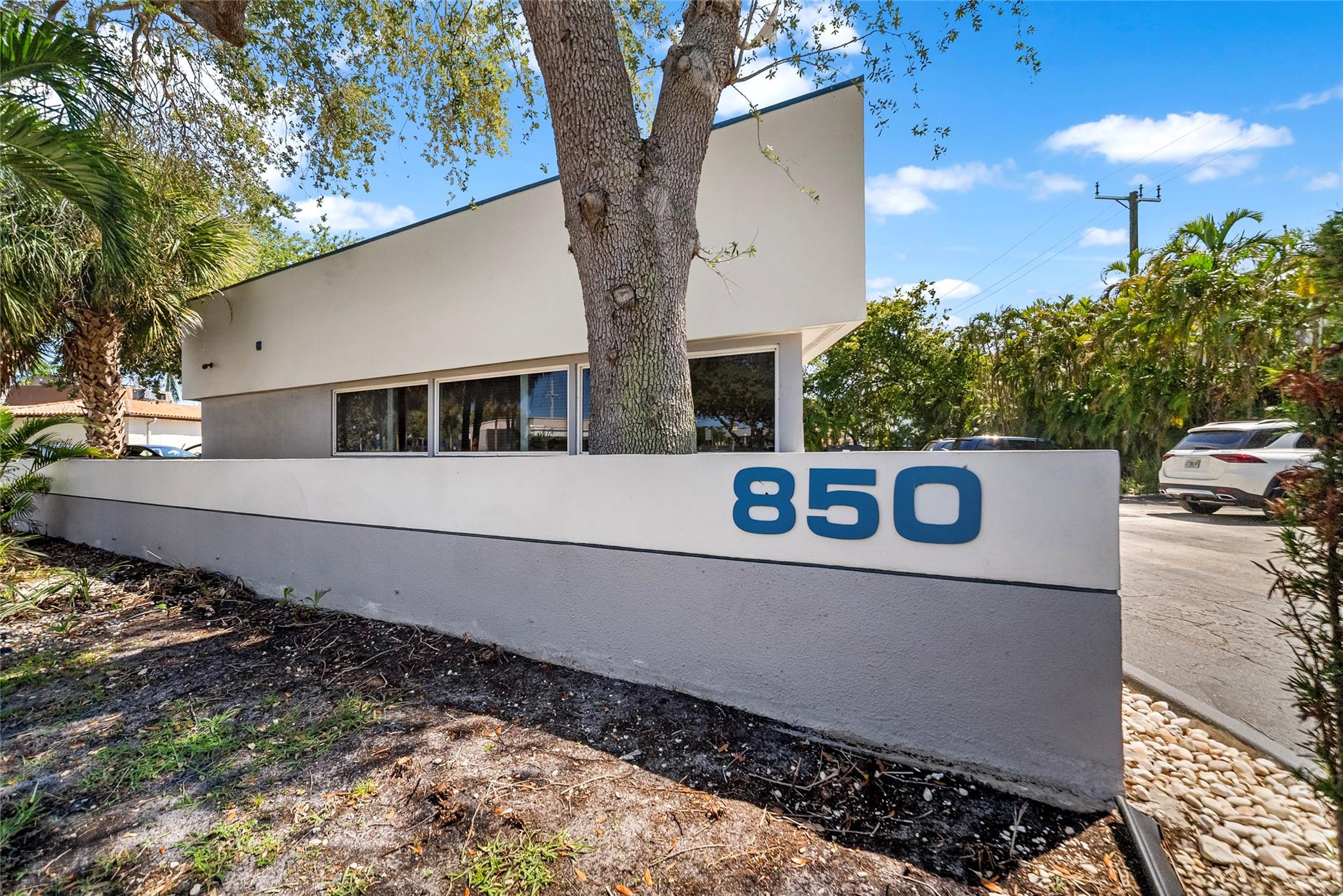 850 SE 7 STREET