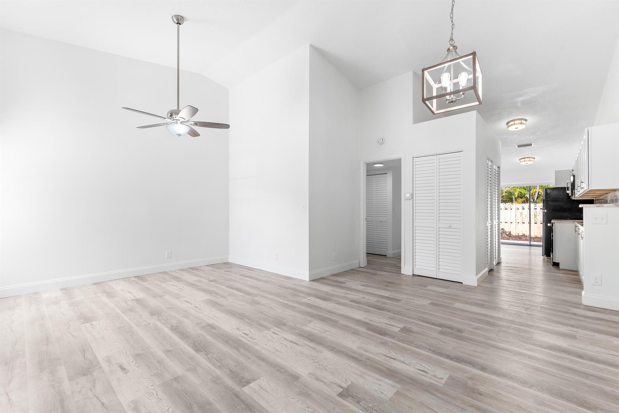 7438 NW 34th Street