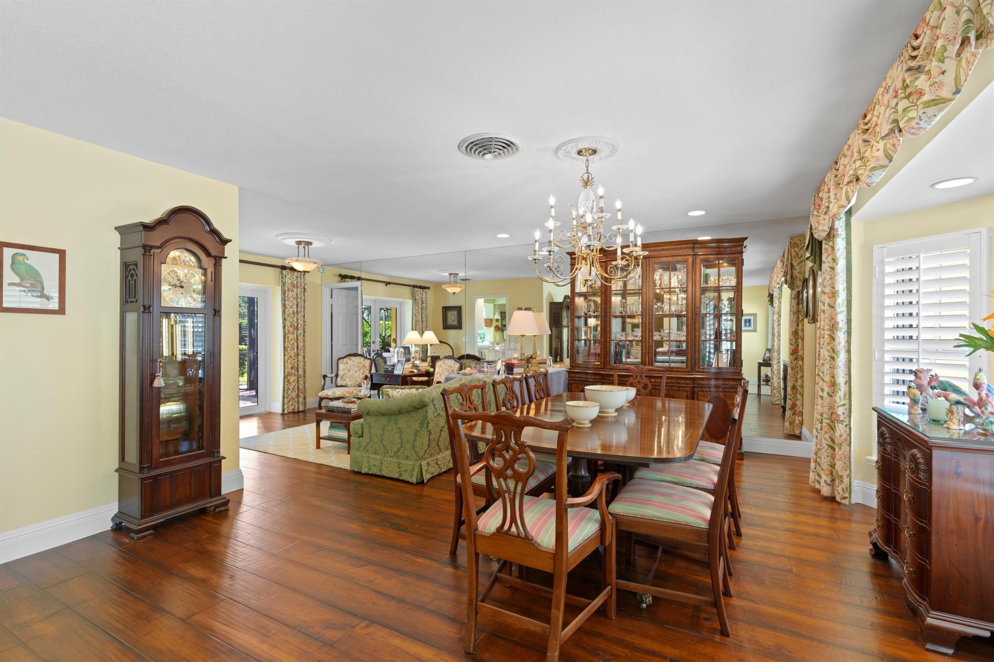 4633 Holly Drive