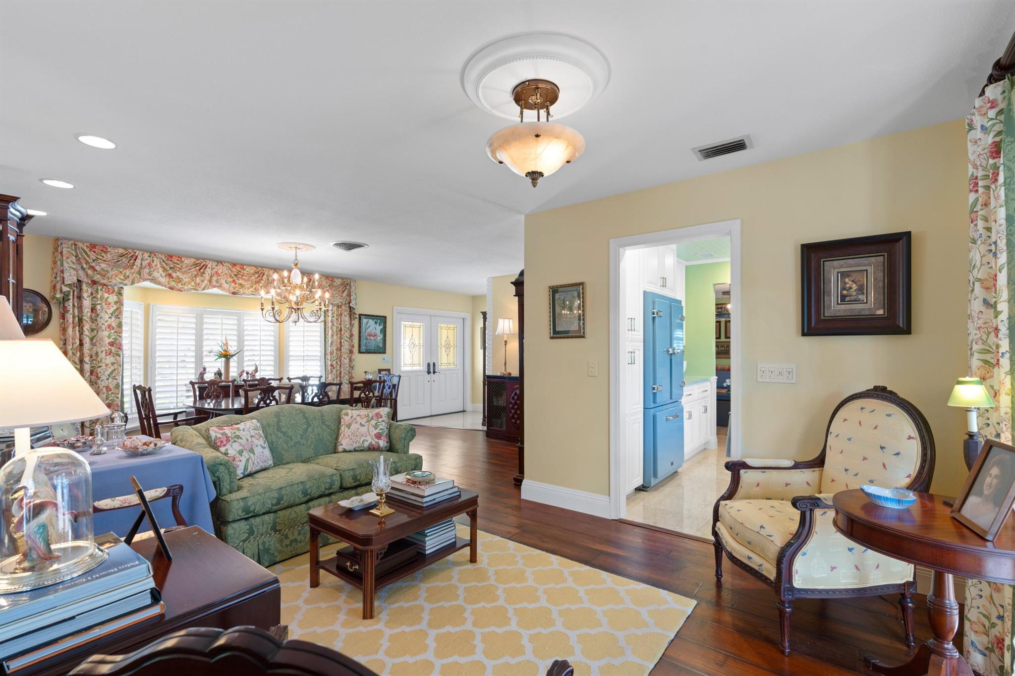 4633 Holly Drive