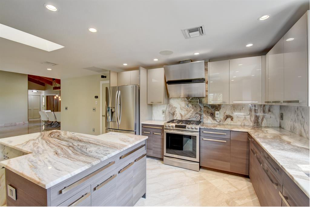 LAKE CLARKE - Residential