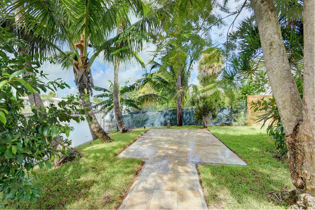 LAKE CLARKE - Residential