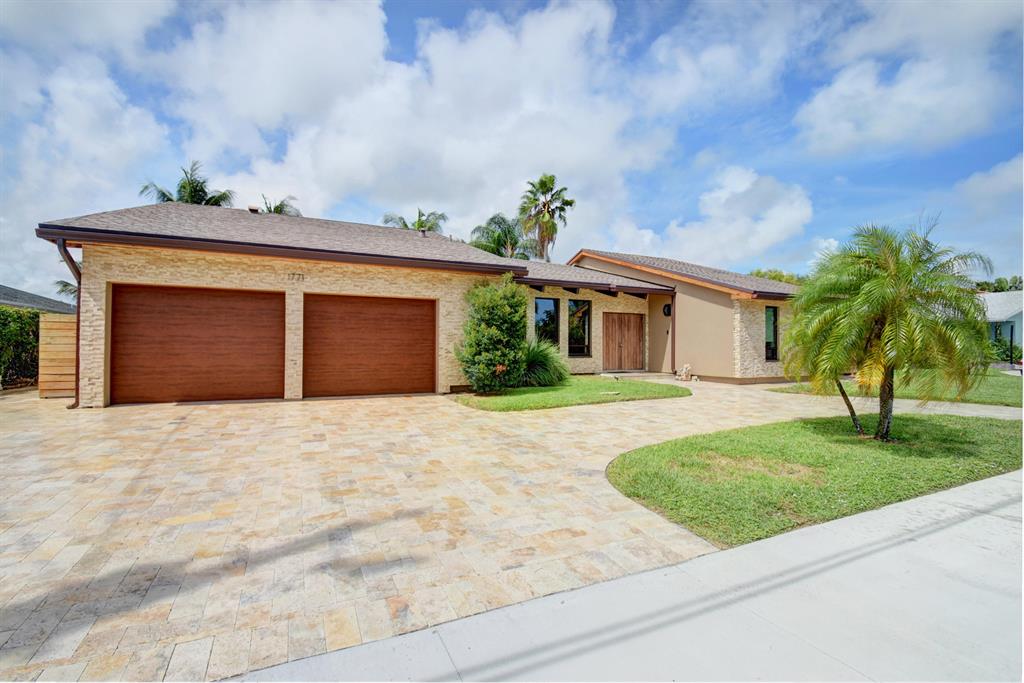 LAKE CLARKE - Residential