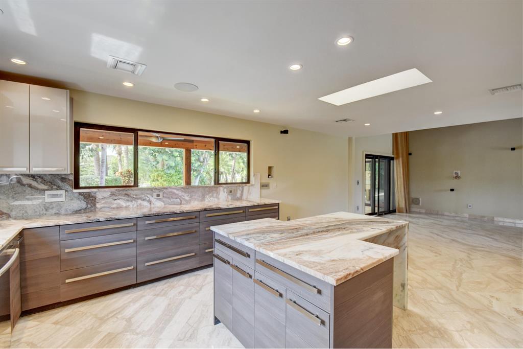 LAKE CLARKE - Residential