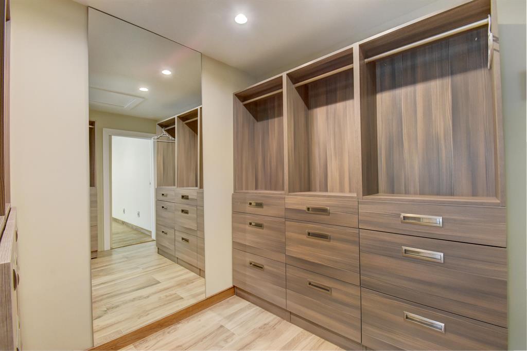 LAKE CLARKE - Residential