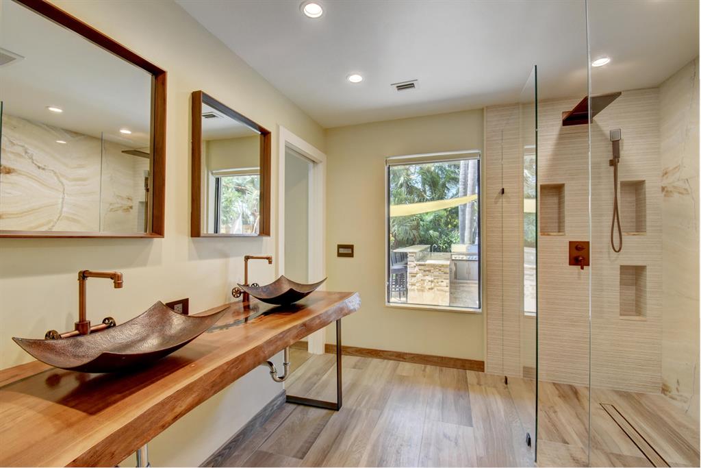 LAKE CLARKE - Residential