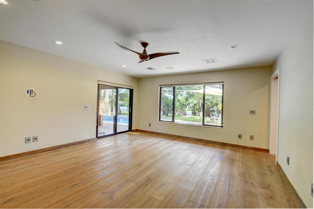 LAKE CLARKE - Residential