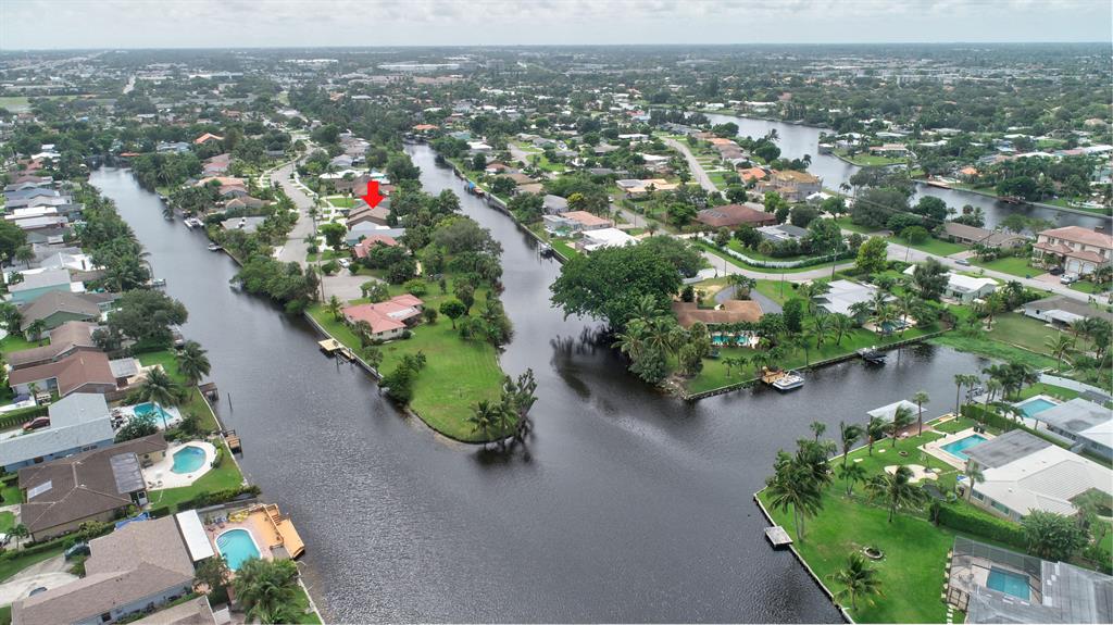 LAKE CLARKE - Residential