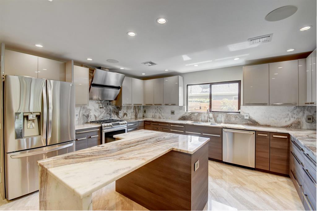 LAKE CLARKE - Residential