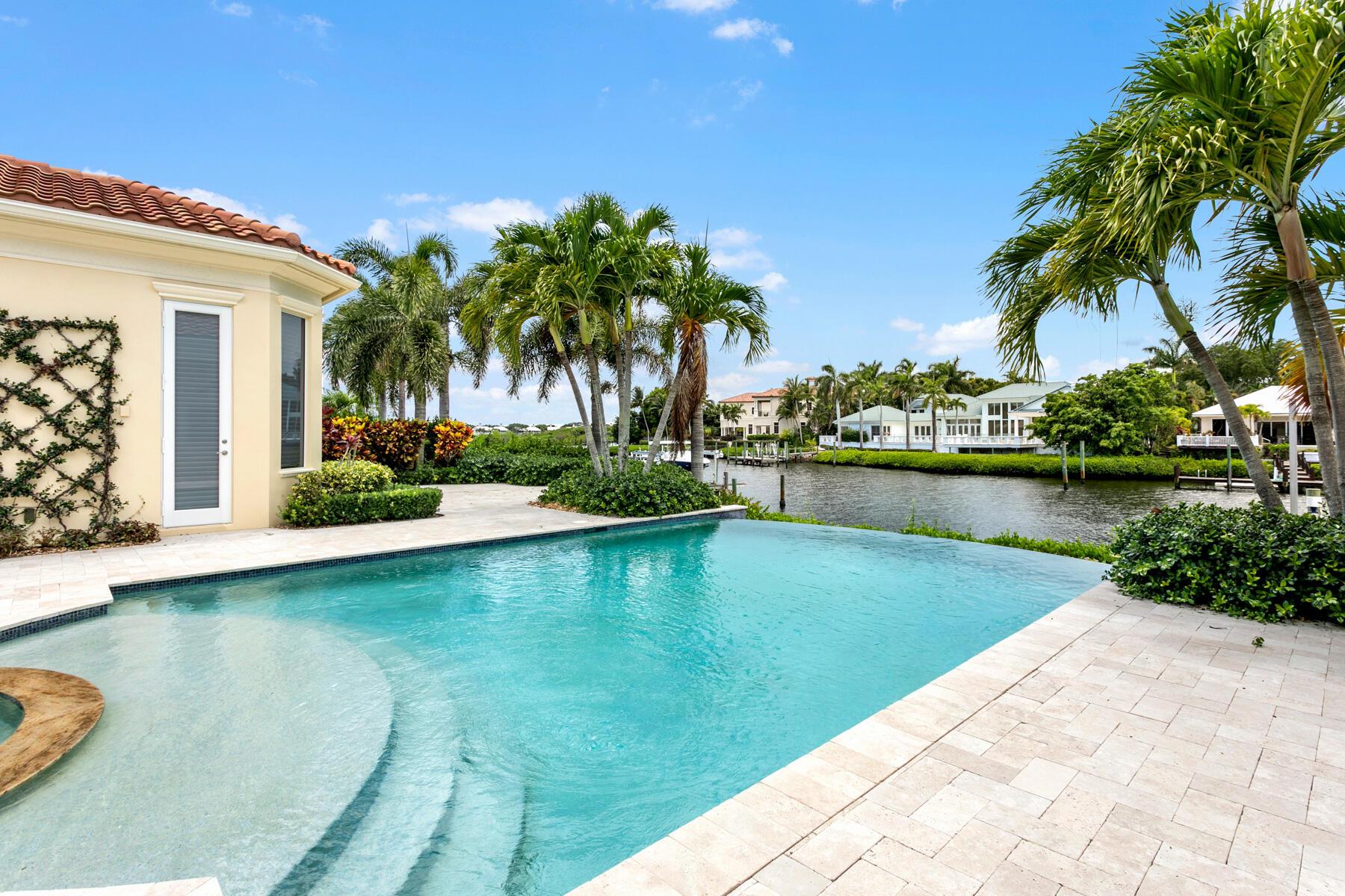 ADMIRALS COVE - Residential