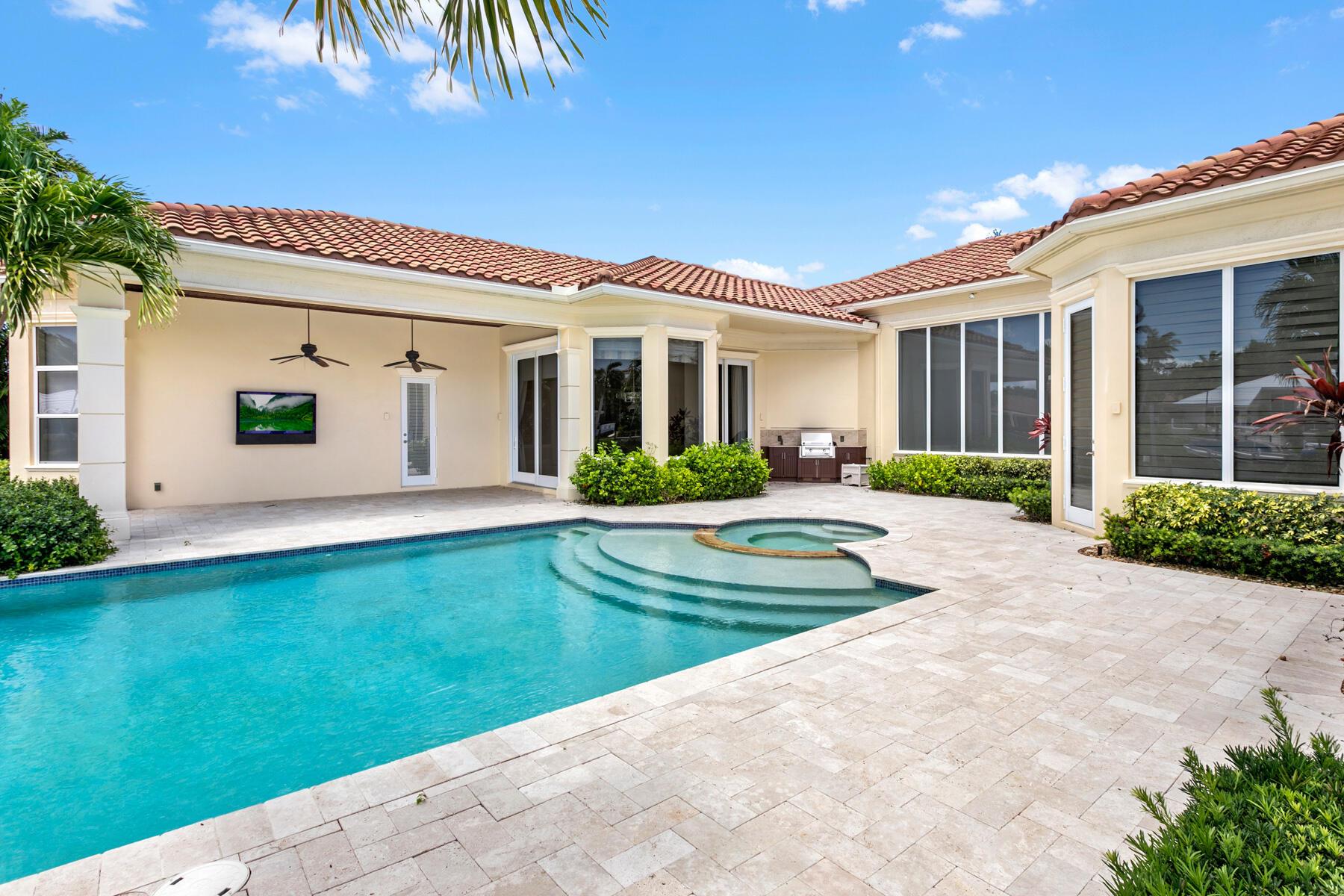 ADMIRALS COVE - Residential