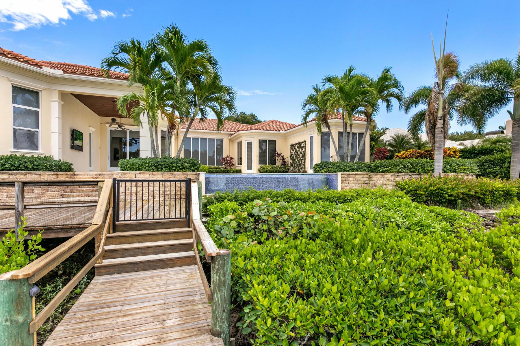 ADMIRALS COVE - Residential