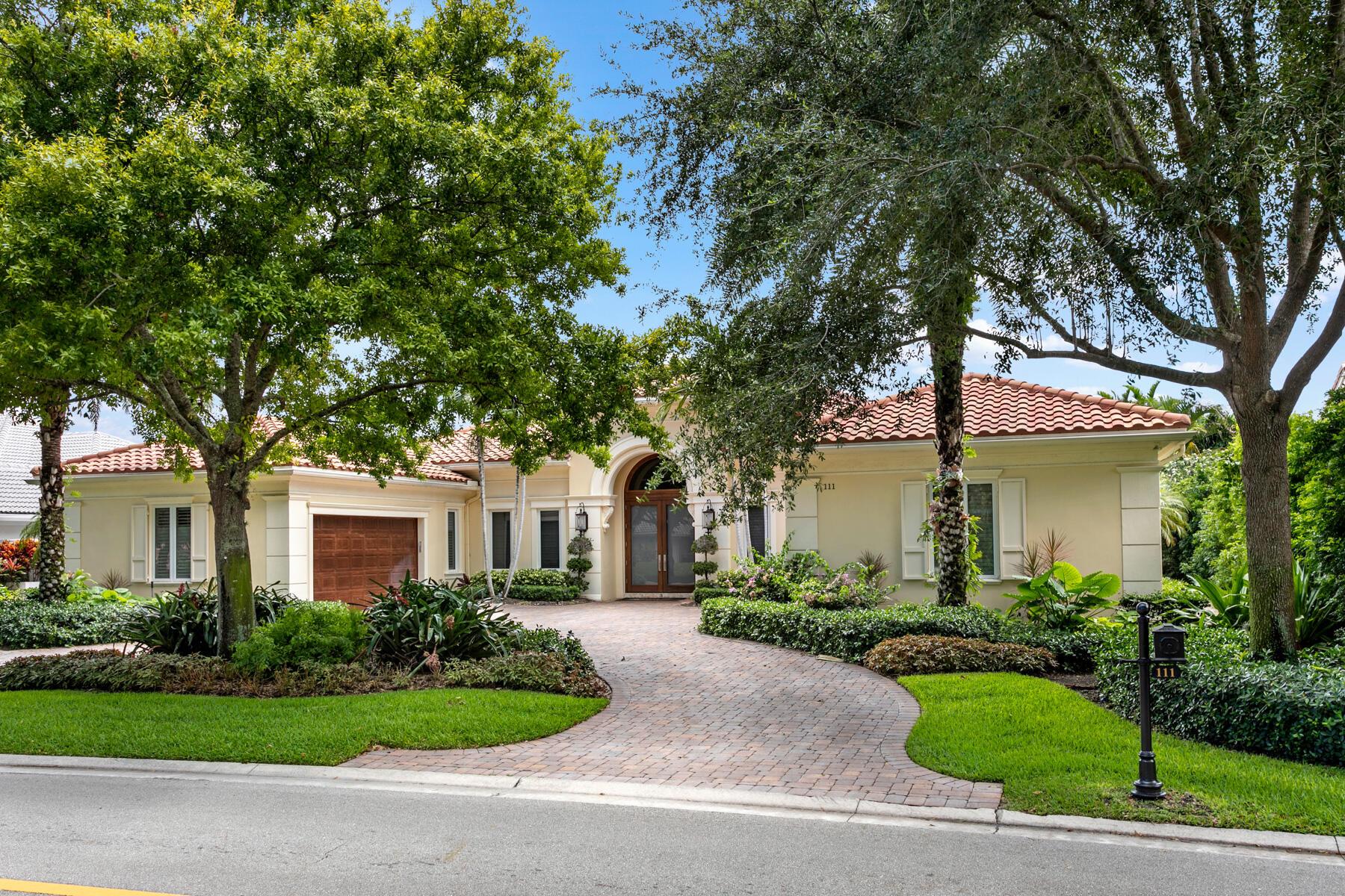 ADMIRALS COVE - Residential