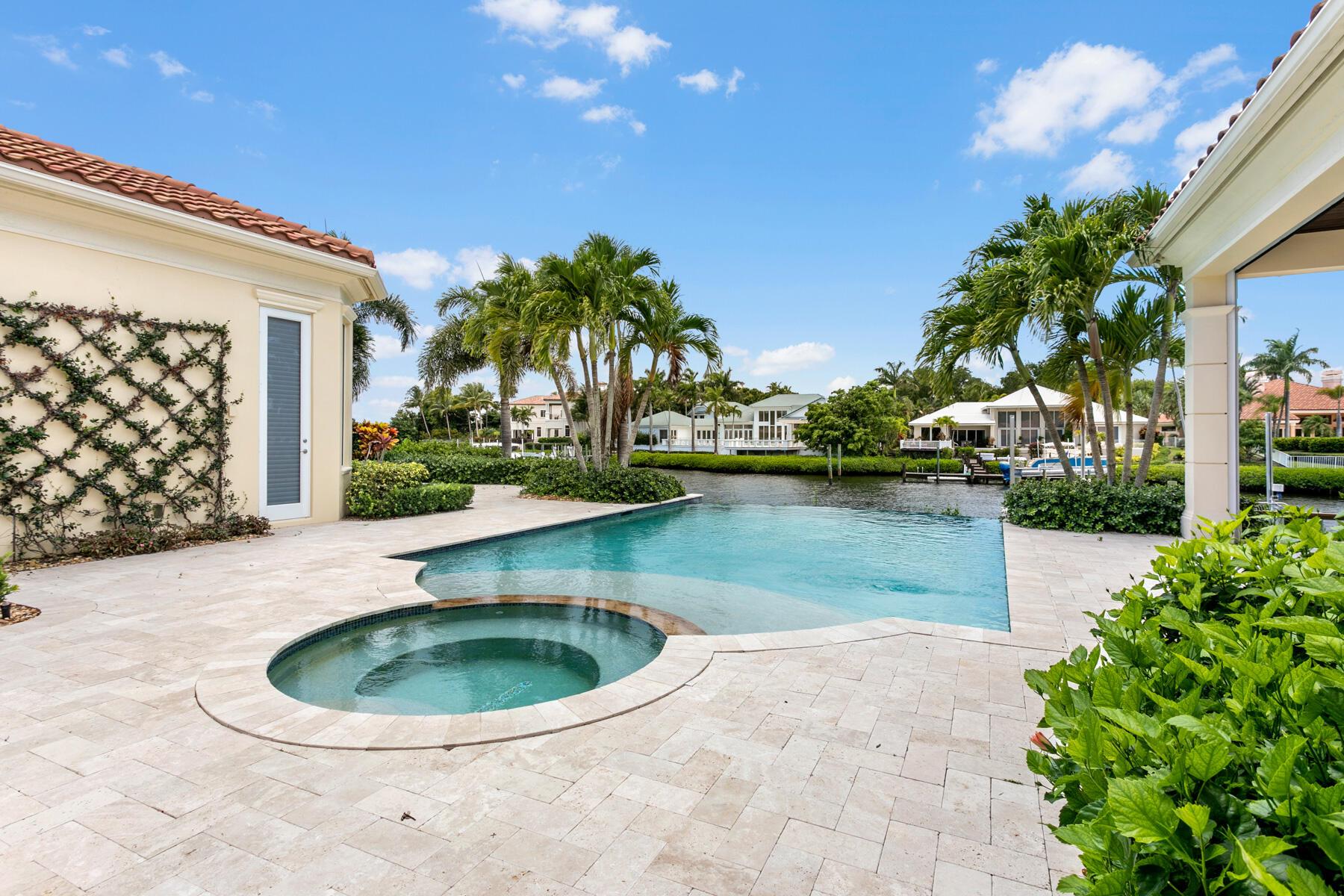 ADMIRALS COVE - Residential