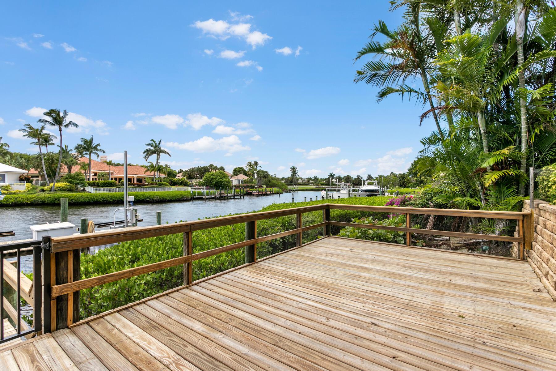 ADMIRALS COVE - Residential