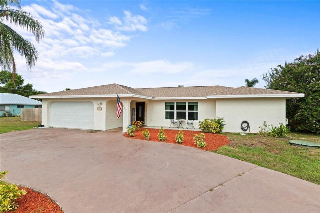 Photo of 2938 SE Bakersfield Street, Port Saint Lucie, FL 34952 (MLS # R10996707)