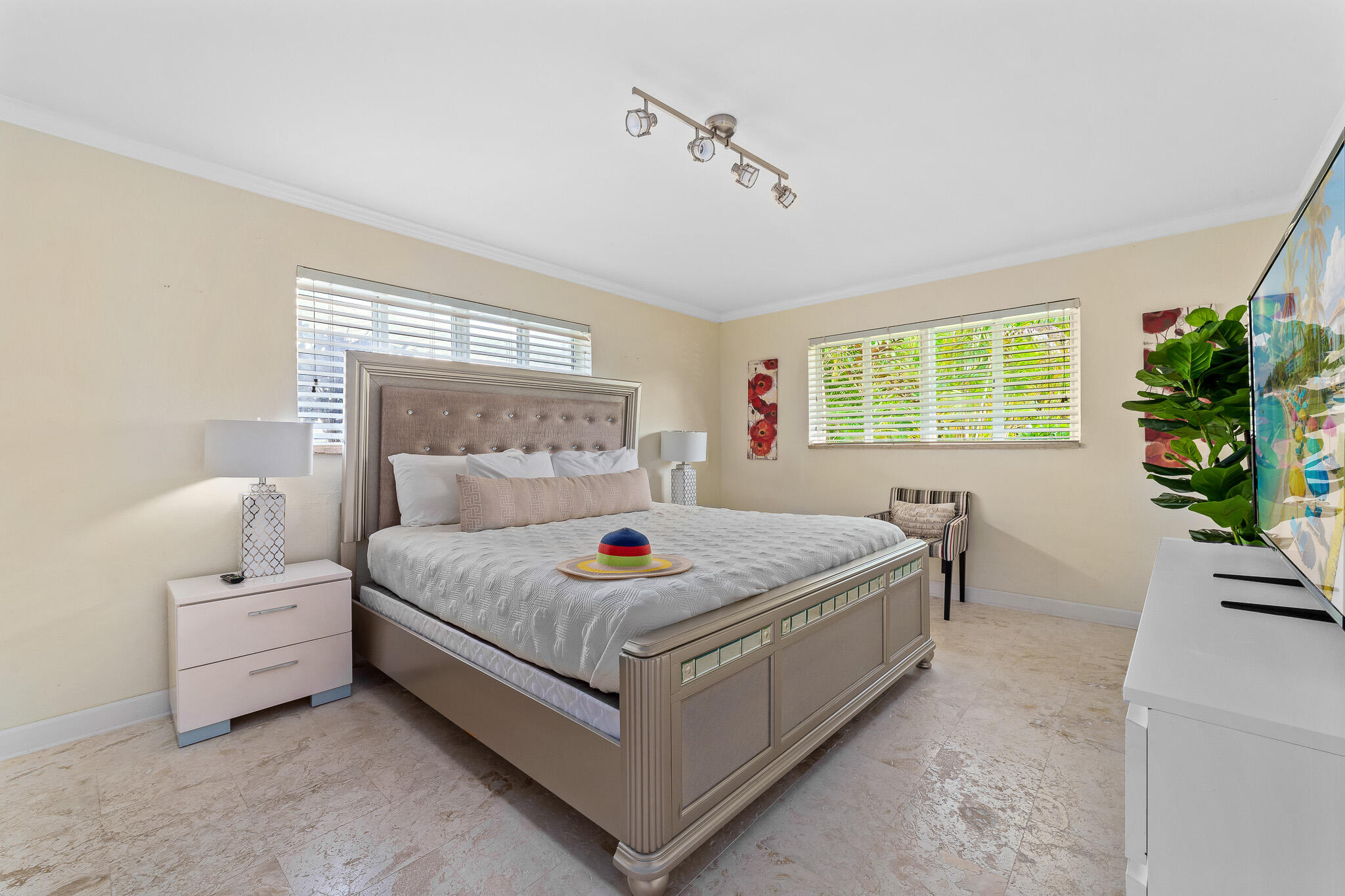 MIDDLE RIVER ESTATES - Residential