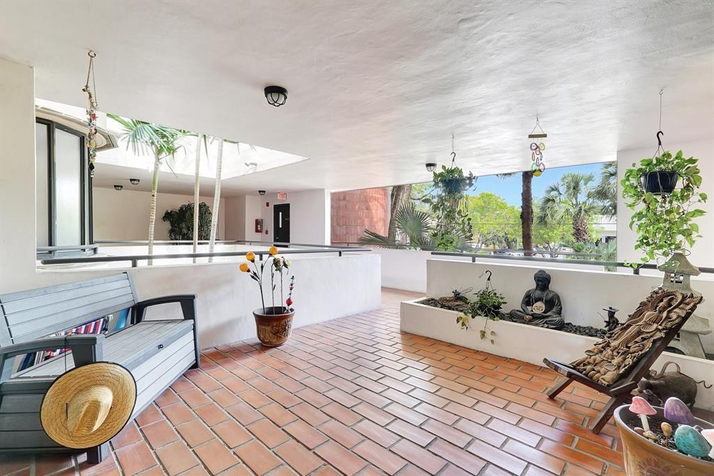 2300 DIANA CONDO - Residential