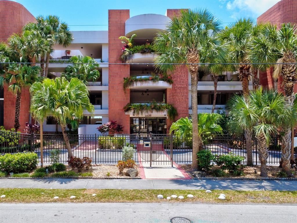 Photo of 2300 Diana Dr #203, Hallandale Beach, FL 33009 (MLS # F10531633)