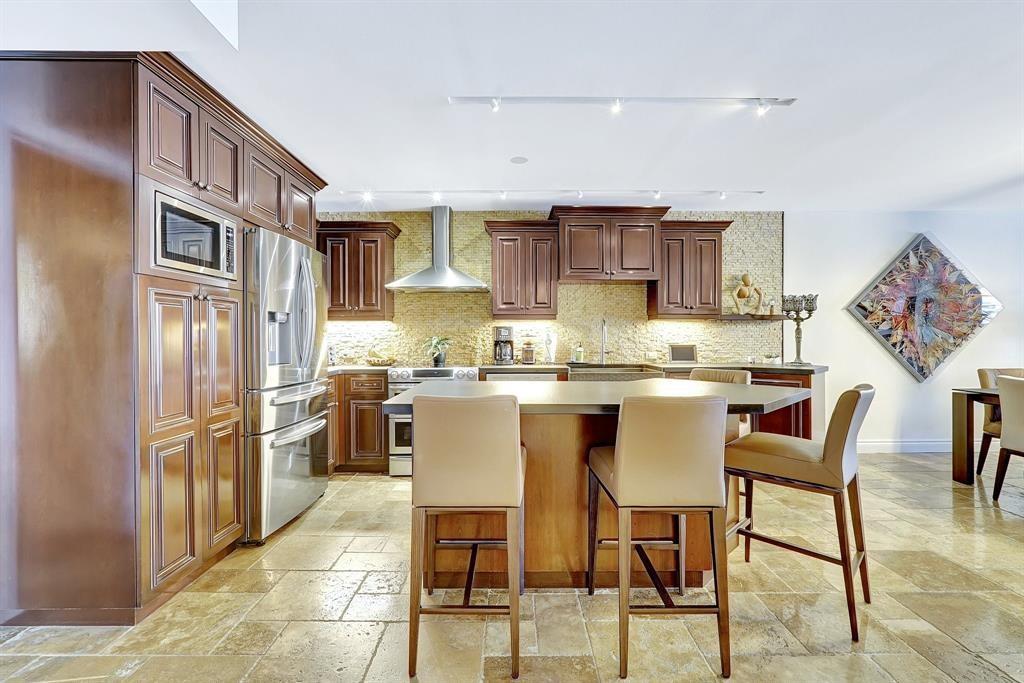 2300 DIANA CONDO - Residential