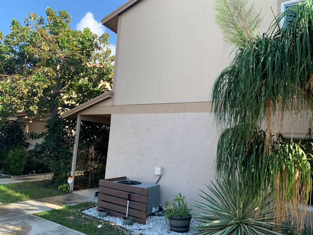 Photo of 1420 Lake Mango Way, West Palm Beach, FL 33406 (MLS # R10671508)