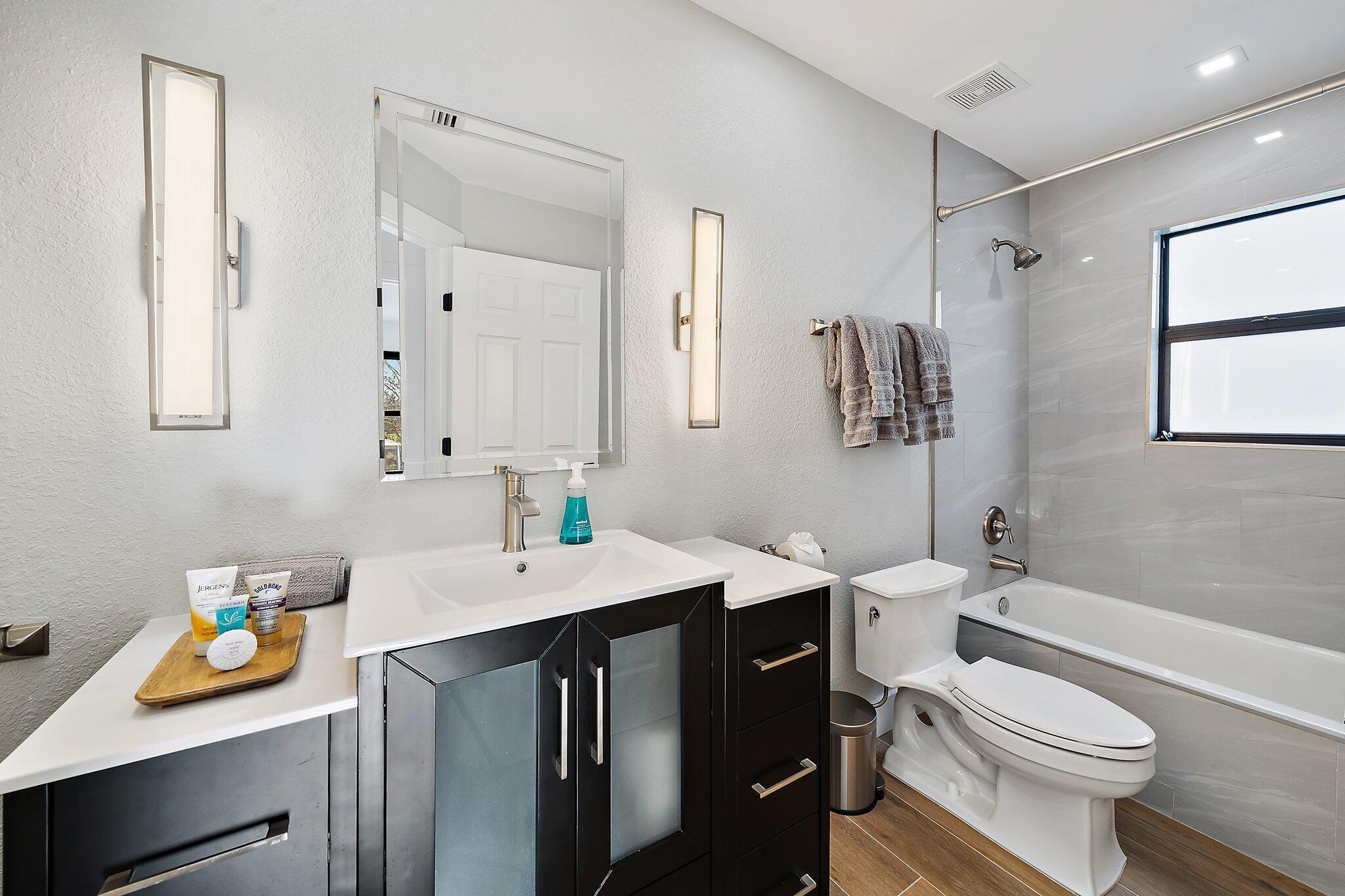 GREENVIEW SHORES 2 OF WELLINGTON - Residential