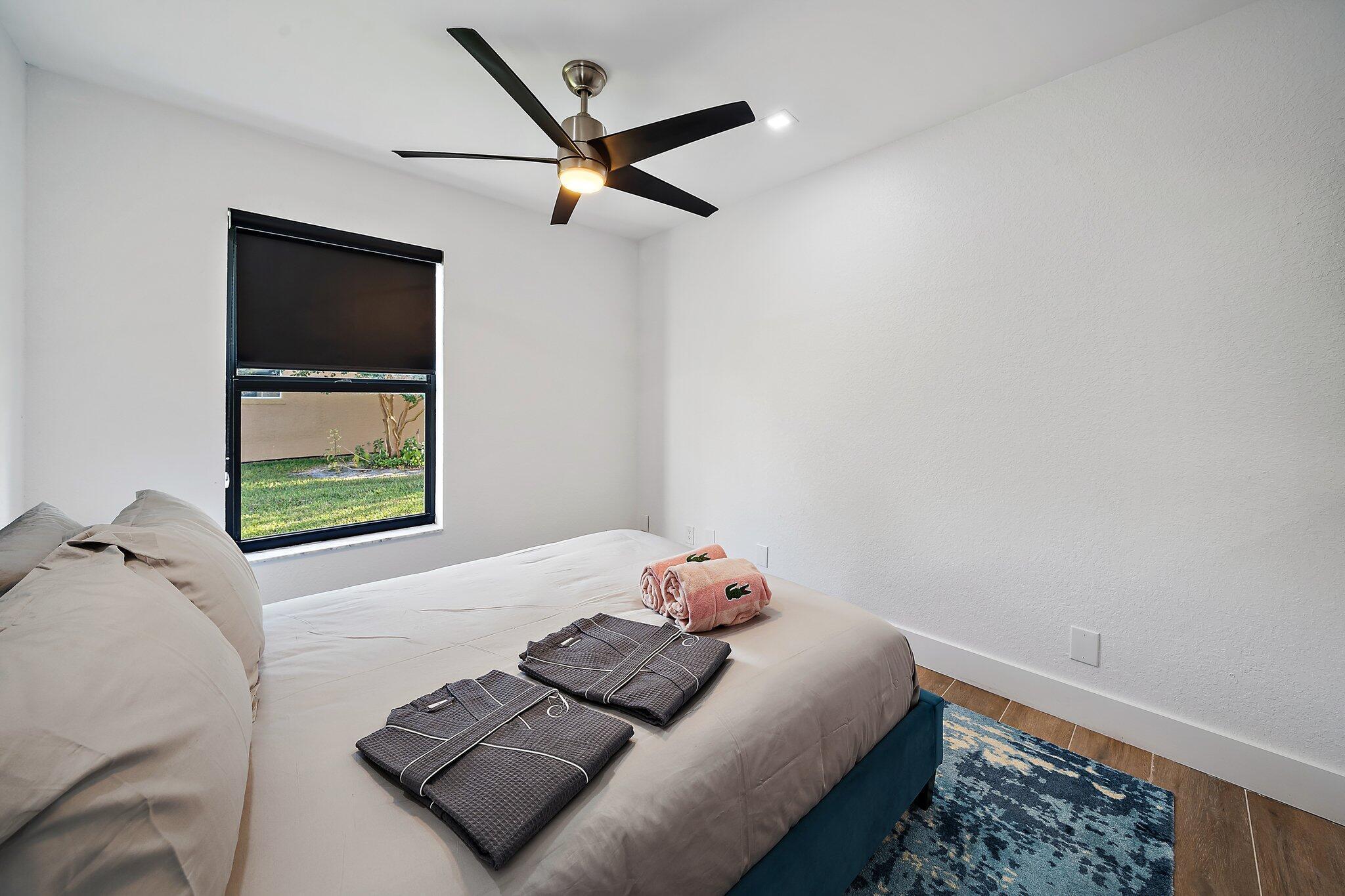 GREENVIEW SHORES 2 OF WELLINGTON - Residential