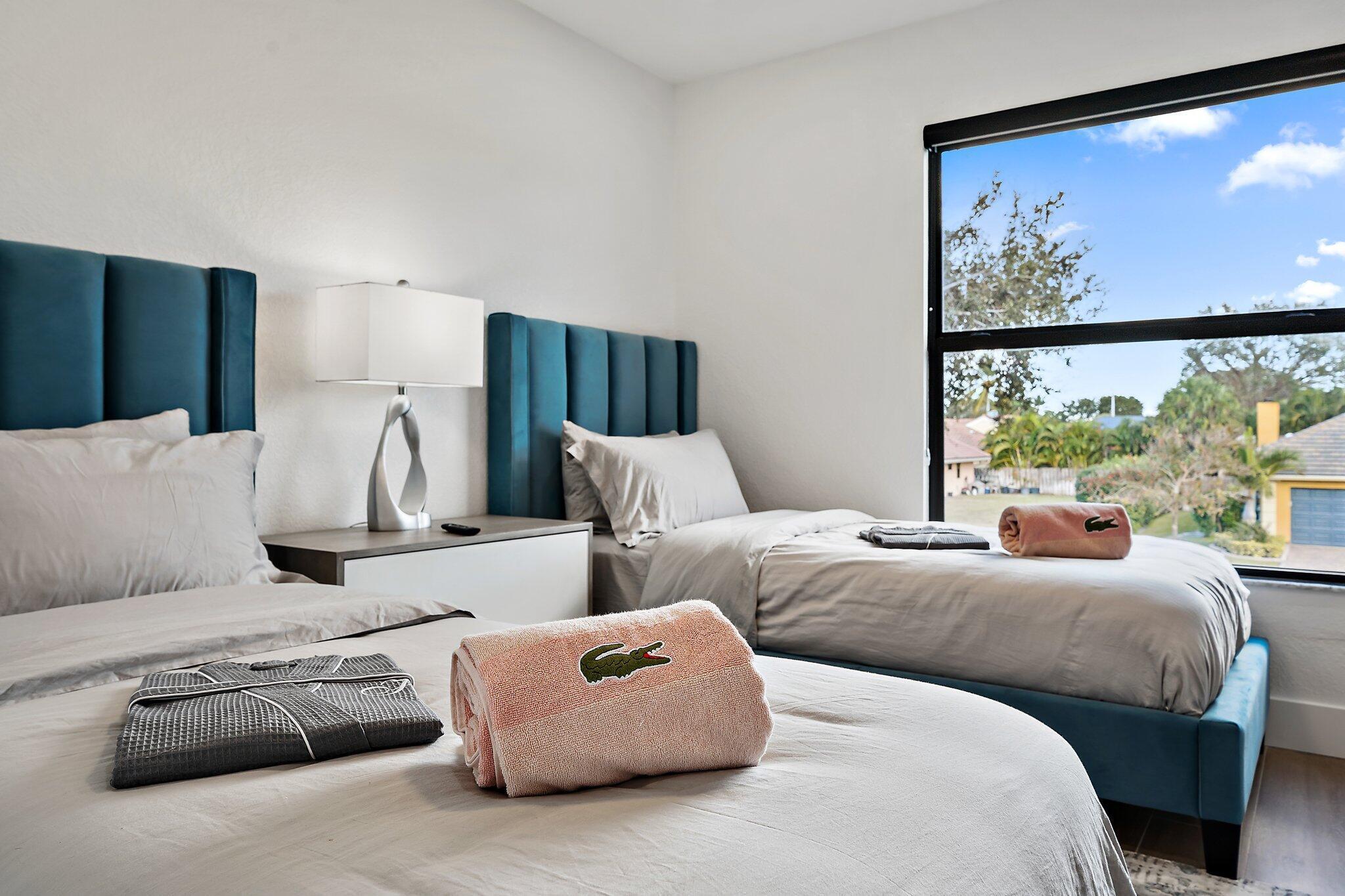 GREENVIEW SHORES 2 OF WELLINGTON - Residential