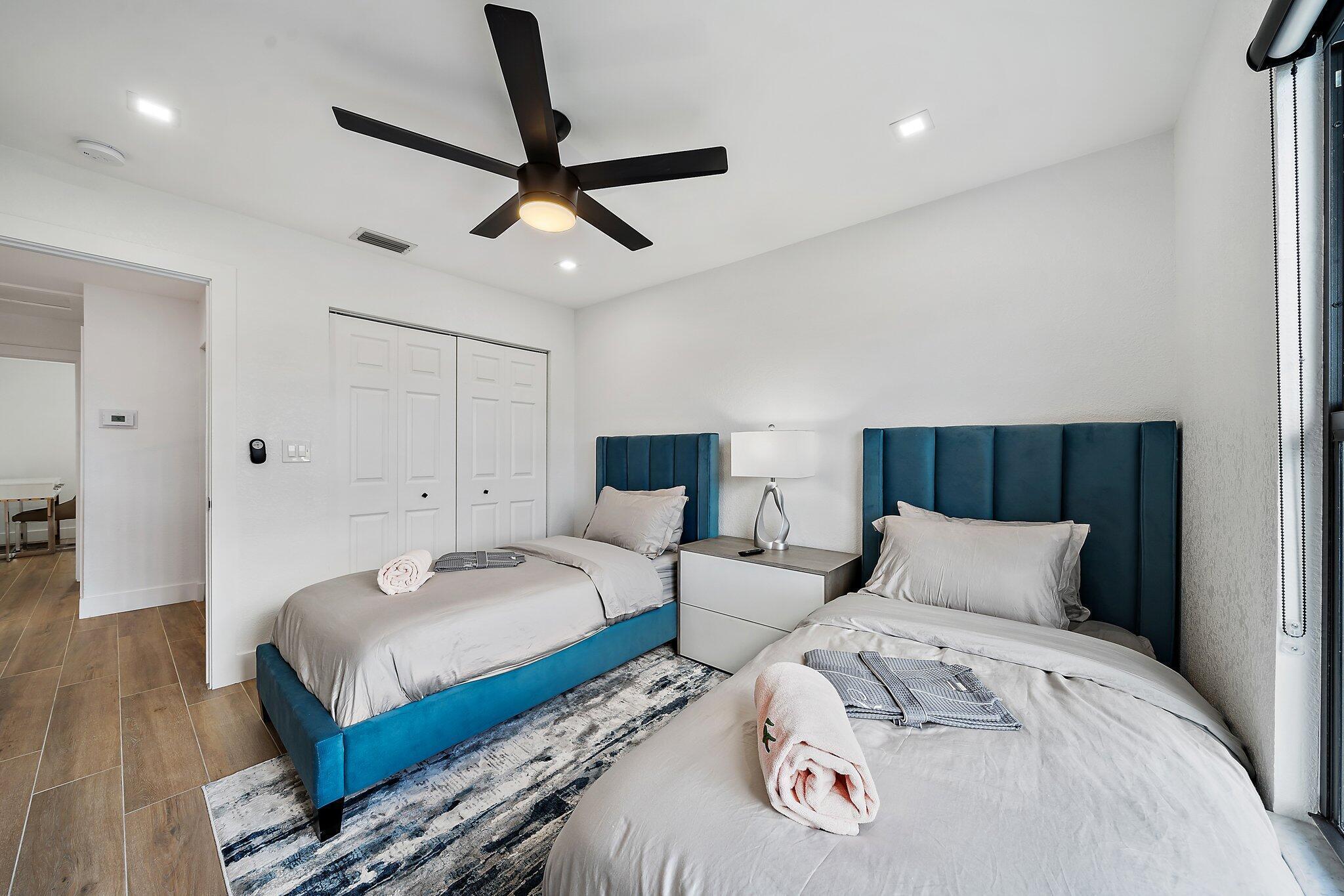 GREENVIEW SHORES 2 OF WELLINGTON - Residential