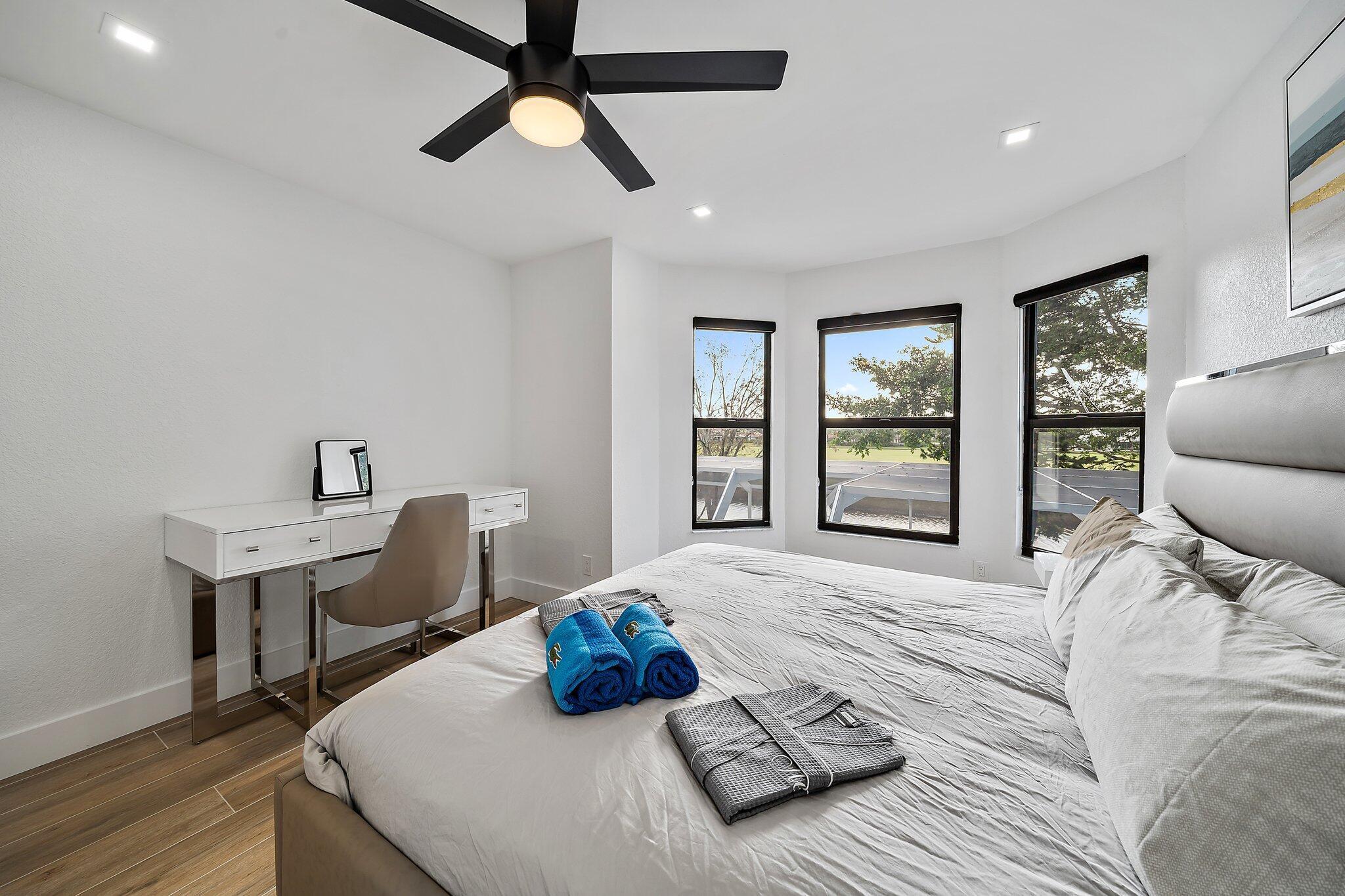 GREENVIEW SHORES 2 OF WELLINGTON - Residential