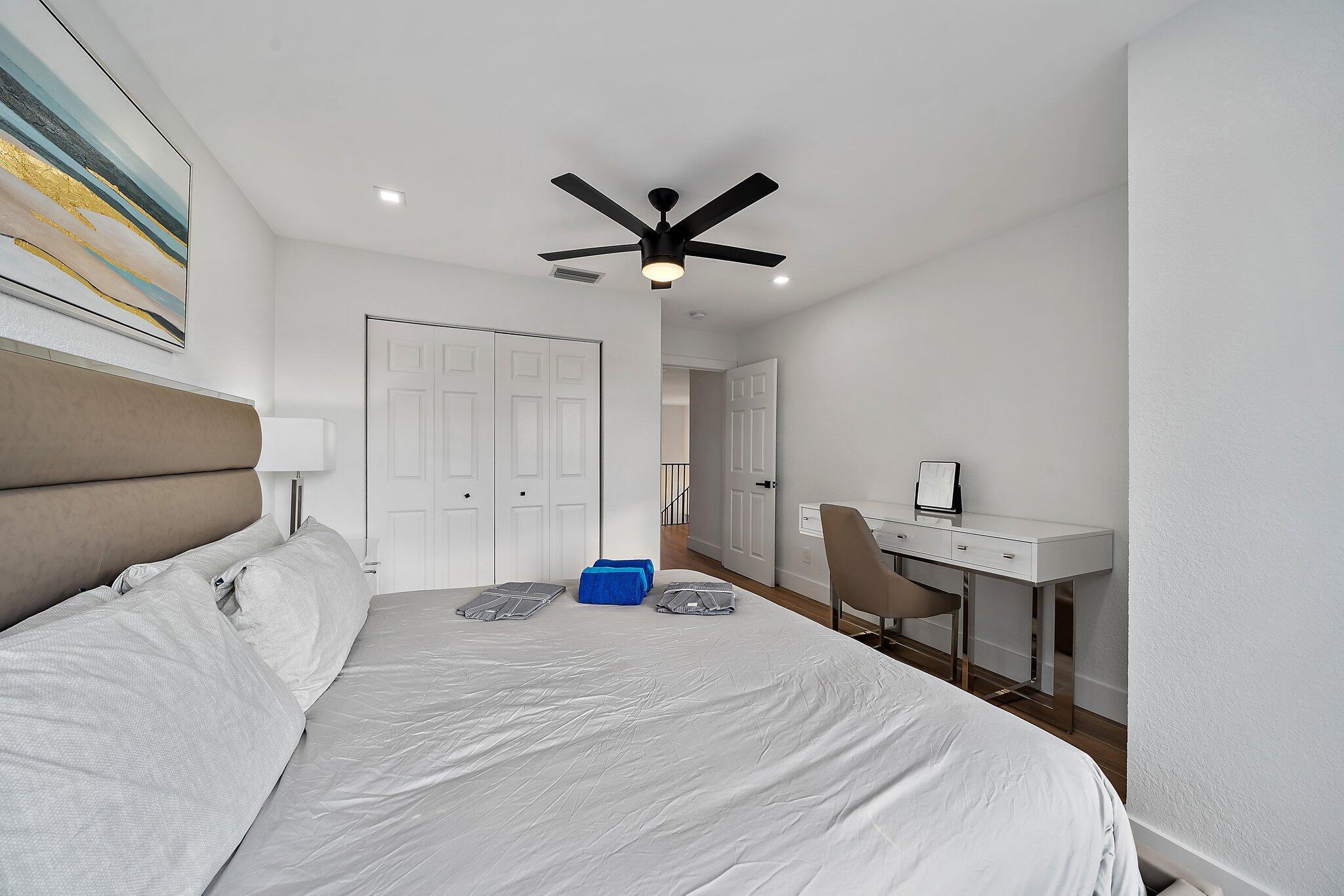 GREENVIEW SHORES 2 OF WELLINGTON - Residential