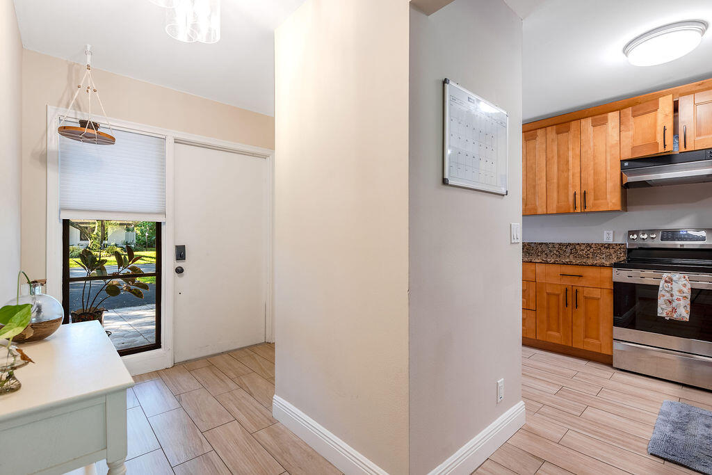 4143 Palm Forest Drive N