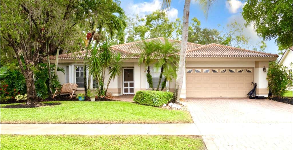 Photo of 7598 Briar Cliff Circle, Lake Worth, FL 33467 (MLS # R10936415)