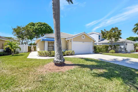 6177 Beaconwood Road, Lake Worth, FL MLS: R11075393