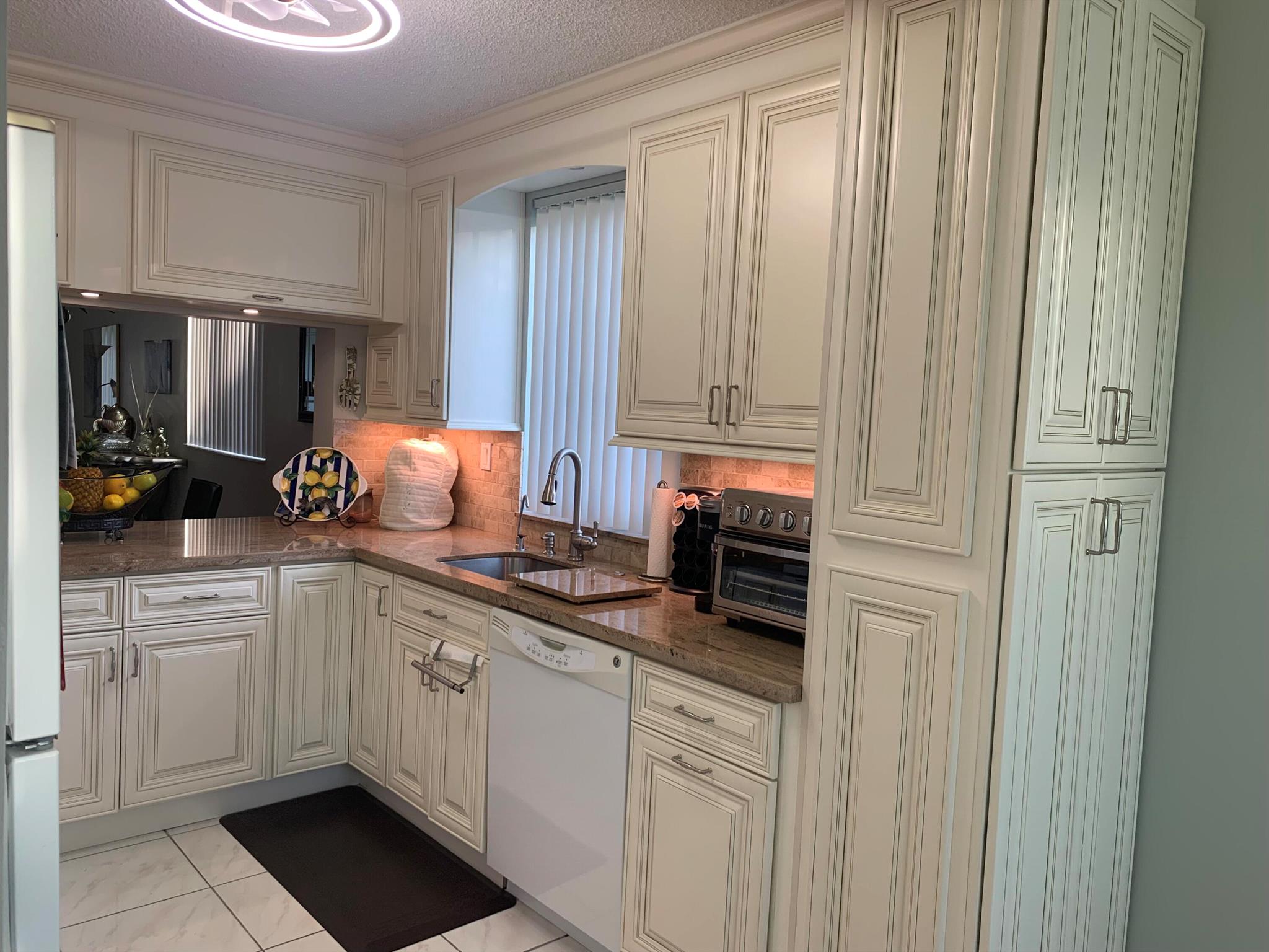 7216 S Devon Drive 212