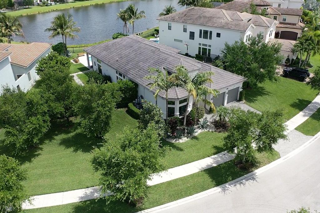 Photo of 16872 Pavilion Way, Delray Beach, FL 33446 (MLS # B26015401)