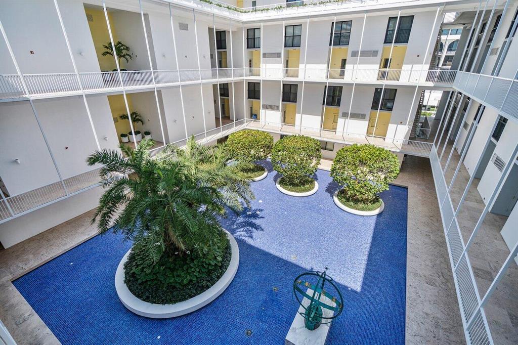 FOUR HUNDRED SO OCEAN BLVD CONDO - Residential